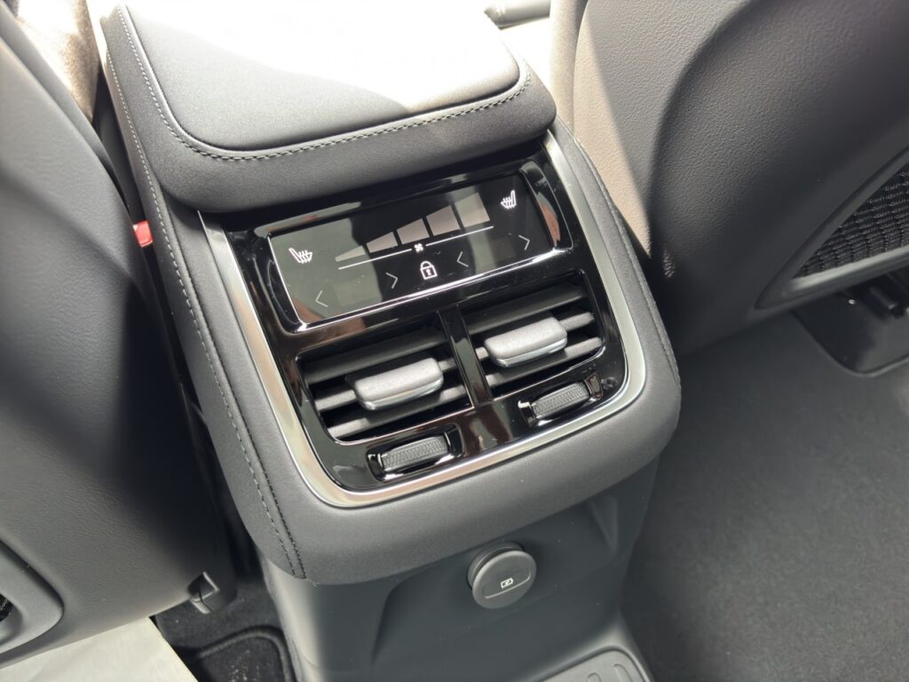 Volvo XC90 T8 Plus Dark Plug-In Hybrid / GJR / Pano – Bild 22