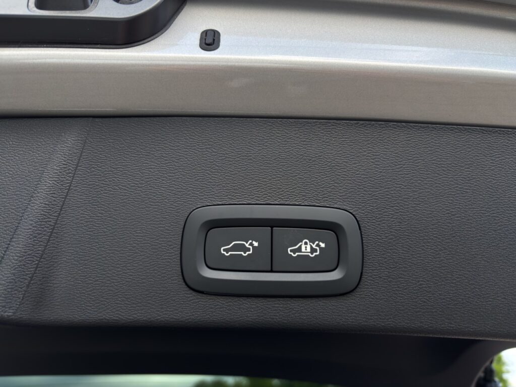Volvo XC40 B3 Plus Dark/Navi/LED/Standhz/360Kam/BLIS – Bild 22