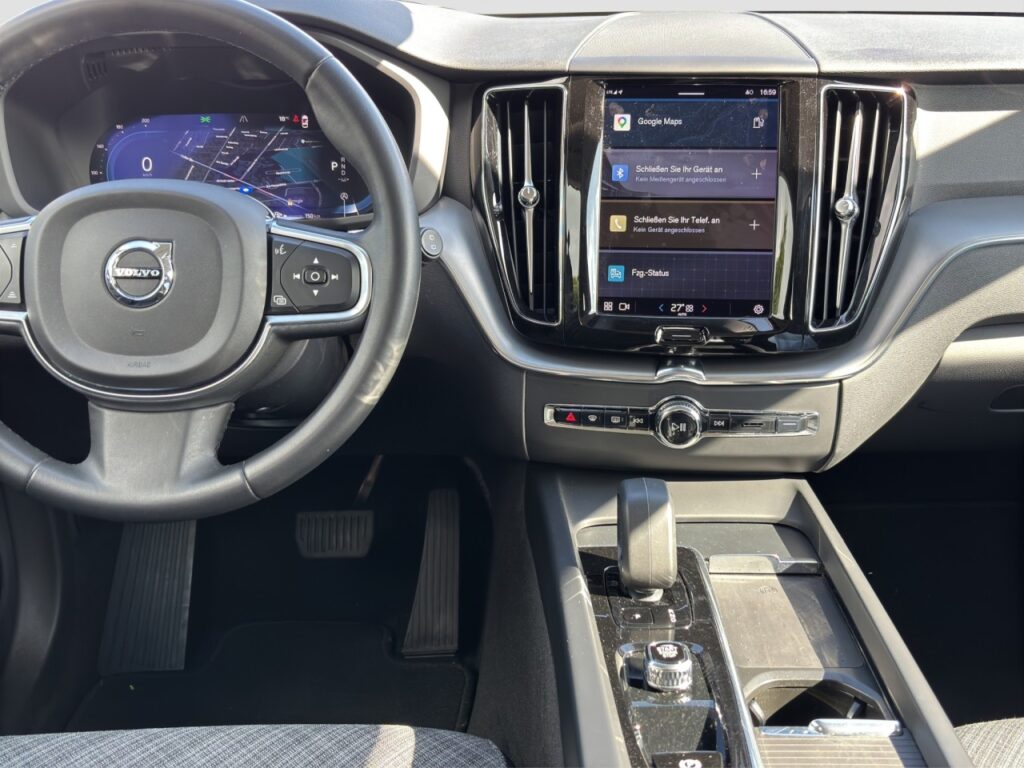 Volvo XC60 B4 Essential/Navi/LED/Kamera/Komfortsitze – Bild 11