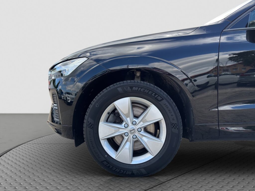 Volvo XC60 B4 Essential/Navi/LED/Kamera/Komfortsitze – Bild 18