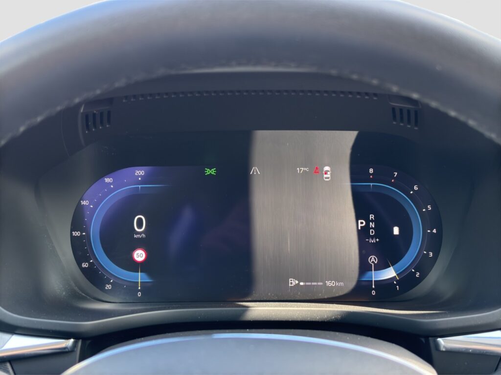 Volvo XC60 B4 Essential/Navi/LED/Kamera/Komfortsitze – Bild 8