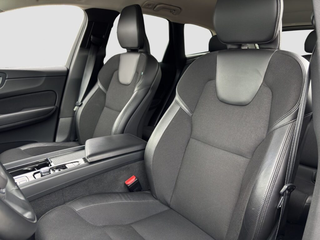 Volvo XC60 B4 Momentum Pro/AHK/Standhz/Kam/BLIS/H&K – Bild 13