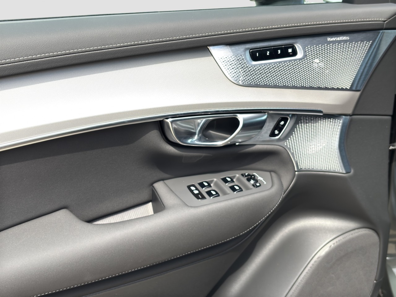 Volvo XC90 T8 AWD Ultra Dark Plug-In/Bowers & Wilkins – Bild 13