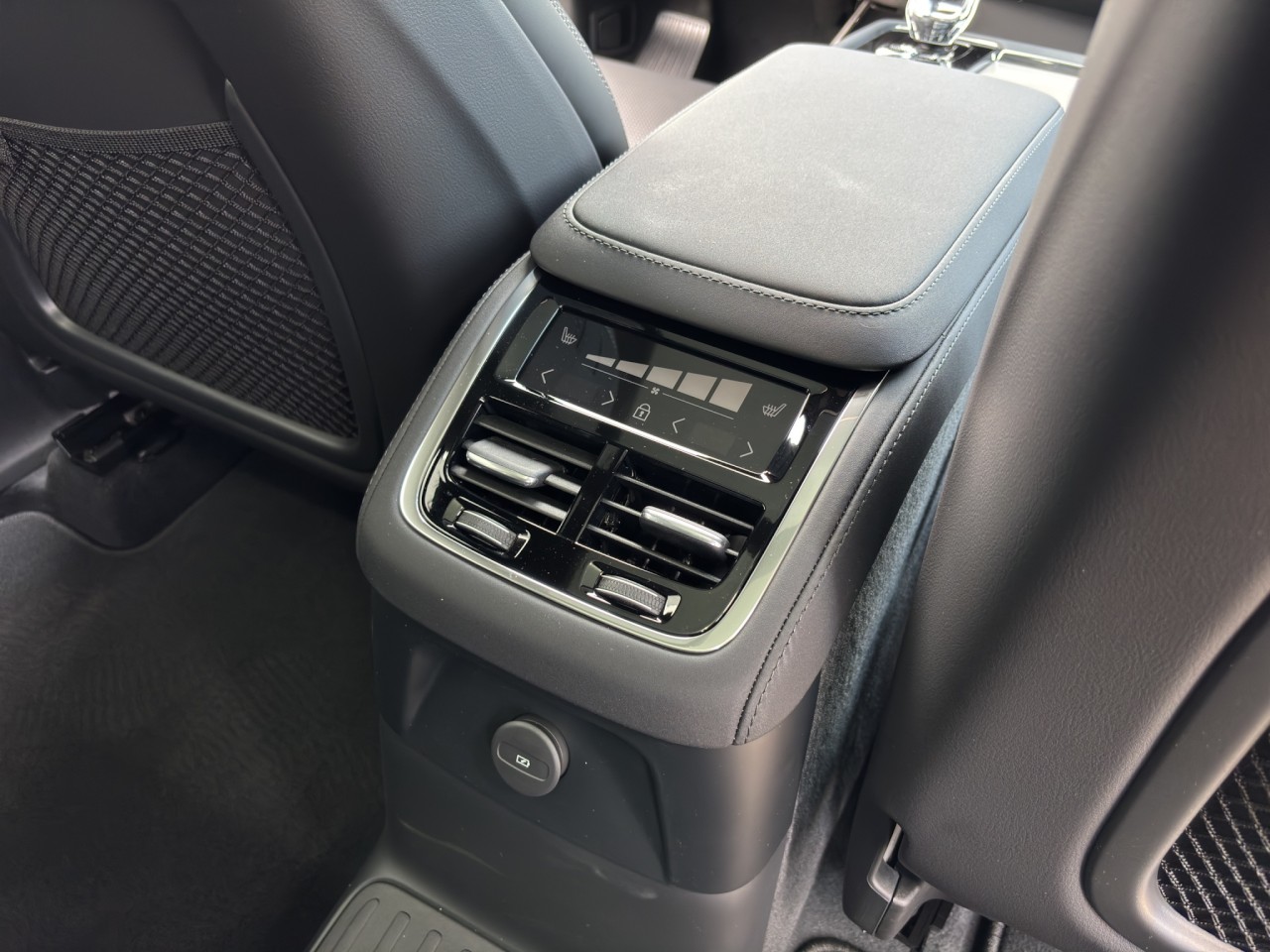 Volvo XC90 T8 AWD Ultra Dark Plug-In/Bowers & Wilkins – Bild 22