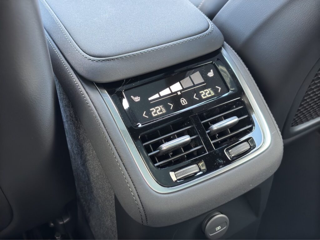 Volvo XC90 T8 AWD Ultra Dark Plug-In/Luftfahrwerk – Bild 19