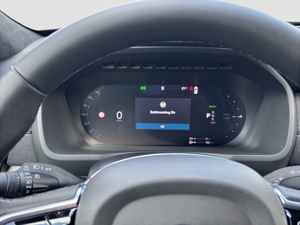 Volvo XC90 T8 AWD Ultra Dark Plug-In/Luftfahrwerk – Bild 8