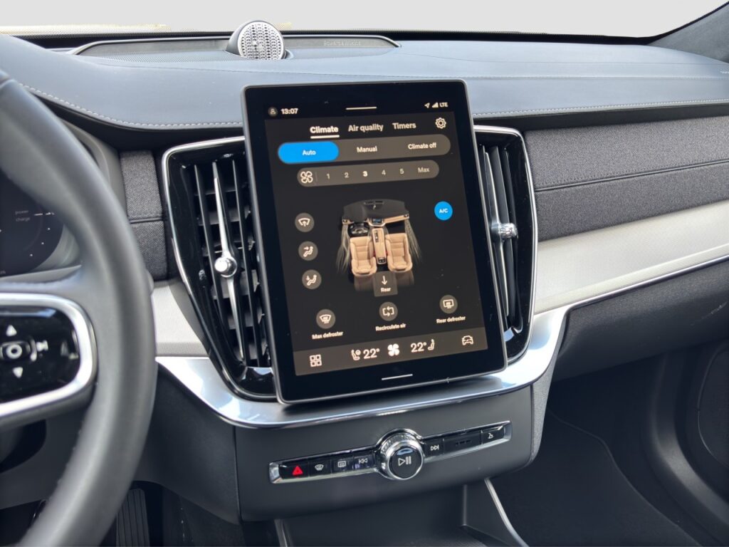 Volvo XC90 T8 AWD Ultra Dark Plug-In/Luftfahrwerk – Bild 9