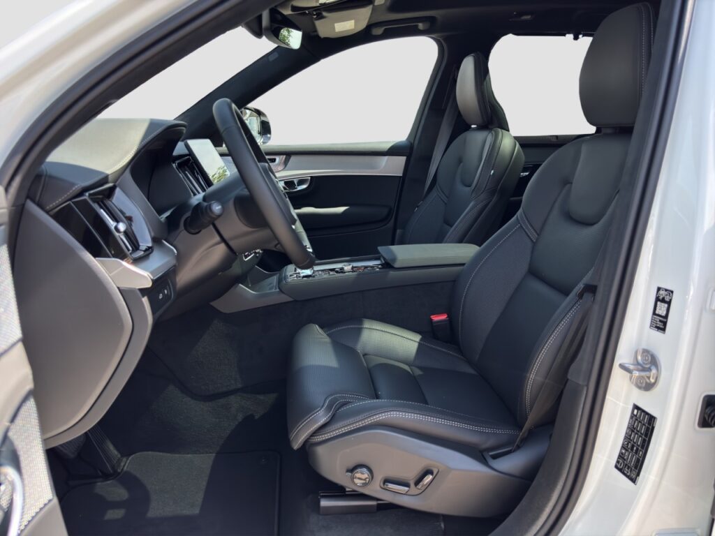 Volvo XC90 T8 AWD Ultra Black Edition Plug-In/Luftfahr – Bild 13