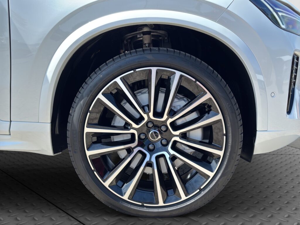 Volvo XC90 T8 AWD Ultra Black Edition Plug-In/Luftfahr – Bild 18