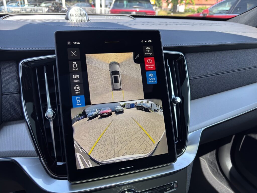 Volvo XC90 T8 AWD Ultra Black Edition Plug-In/Luftfahr – Bild 20