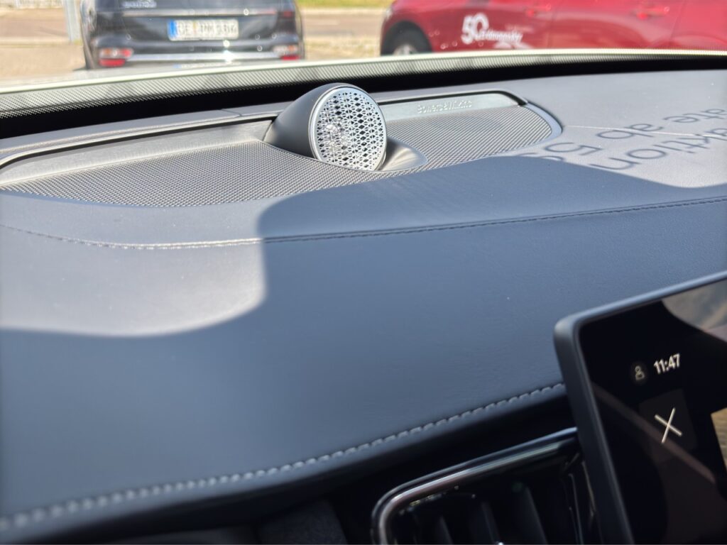 Volvo XC90 T8 AWD Ultra Black Edition Plug-In/Luftfahr – Bild 21