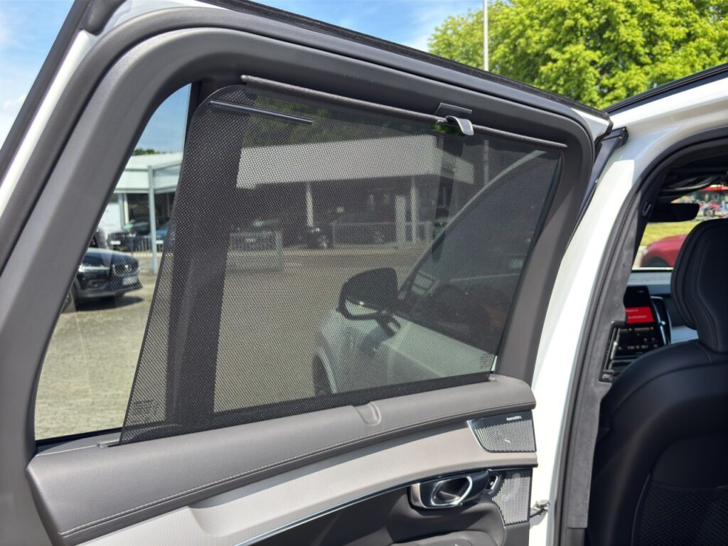 Volvo XC90 T8 AWD Ultra Black Edition Plug-In/Luftfahr – Bild 22