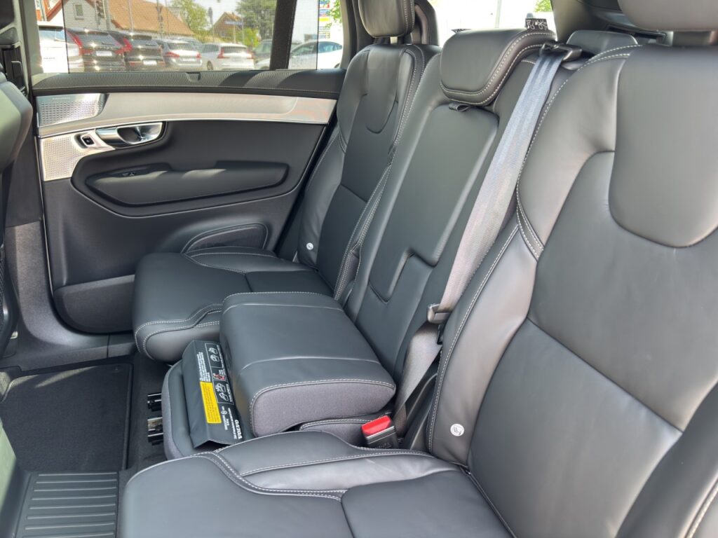 Volvo XC90 T8 AWD Ultra Black Edition Plug-In/Luftfahr – Bild 24