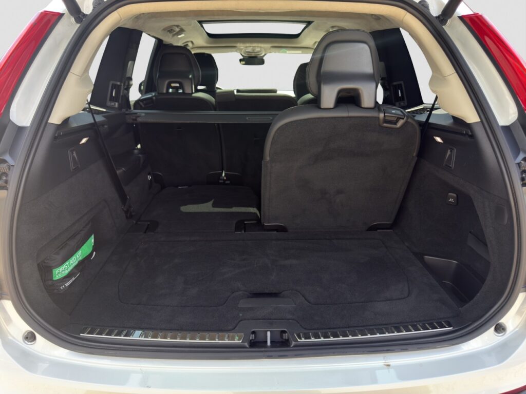 Volvo XC90 T8 Ultimate Dark Plug-In Hybrid AWD/360Kam – Bild 16