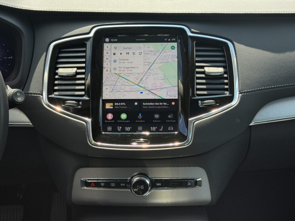 Volvo XC90 T8 Ultimate Dark Plug-In Hybrid AWD/360Kam – Bild 9