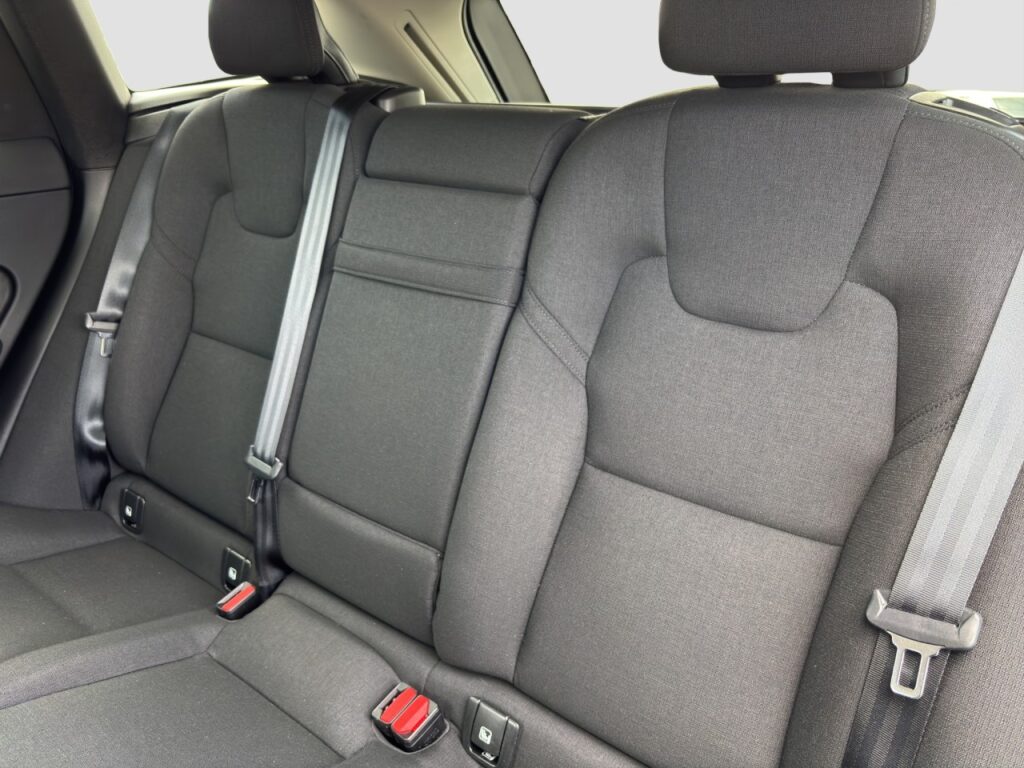 Volvo XC60 B4 Momentum Pro/Navi/LED/AHK/Lichtpaket/LHZ – Bild 14