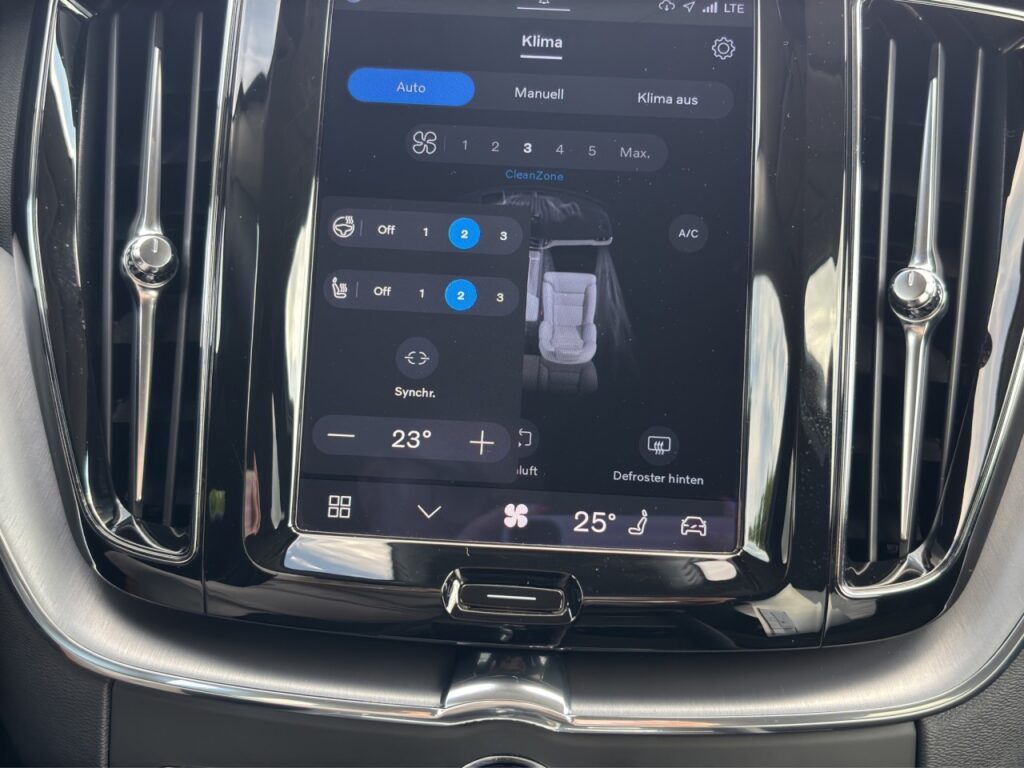 Volvo XC60 B4 Momentum Pro/Navi/LED/AHK/Lichtpaket/LHZ – Bild 22