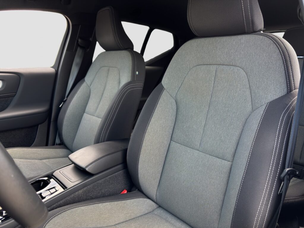 Volvo XC40 B3 Plus Dark/Navi/360Kam/hzb.FS/19Zoll+GJR – Bild 13