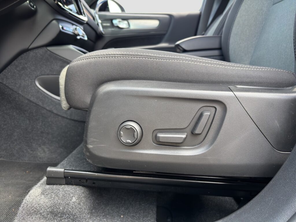 Volvo XC40 B3 Plus Dark/Navi/360Kam/hzb.FS/19Zoll+GJR – Bild 15