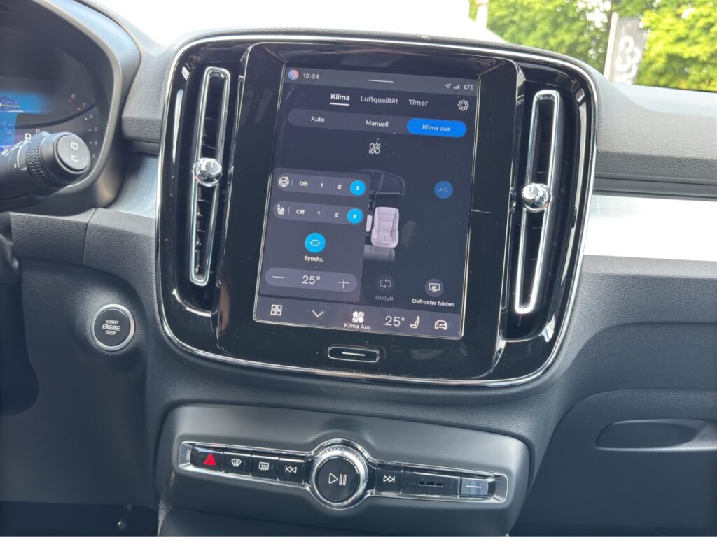 Volvo XC40 B3 Plus Dark/Navi/360Kam/hzb.FS/19Zoll+GJR – Bild 22