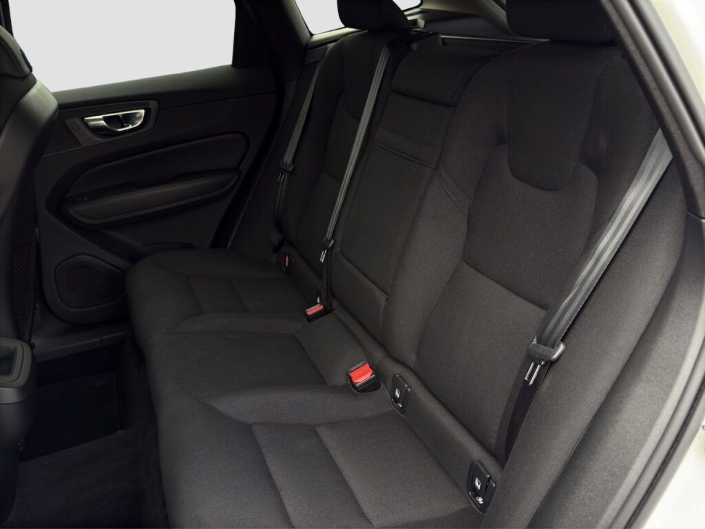 Volvo XC60 B4 Momentum Pro/Navi/LED/AHK/Kam/LHZ/hzb.FS – Bild 14