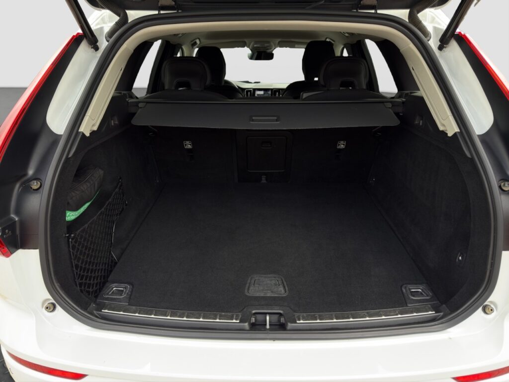 Volvo XC60 B4 Momentum Pro/Navi/LED/AHK/Kam/LHZ/hzb.FS – Bild 15