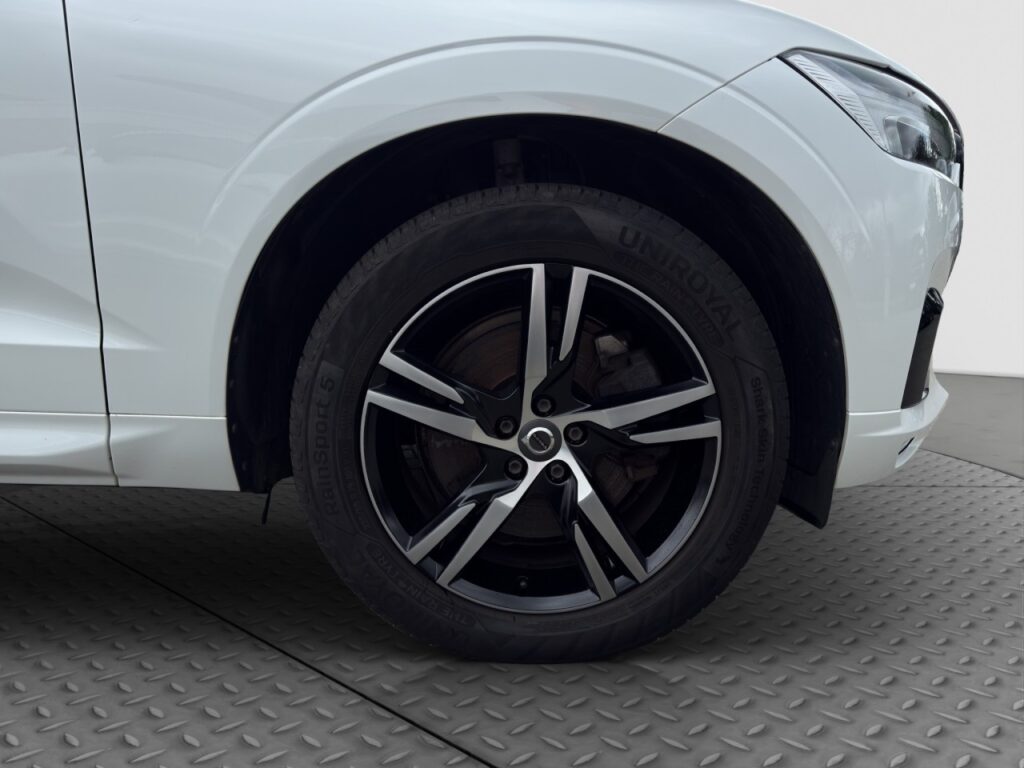 Volvo XC60 B4 R-Design/Nappa/Navi/Pano/Xenium-Paket – Bild 17