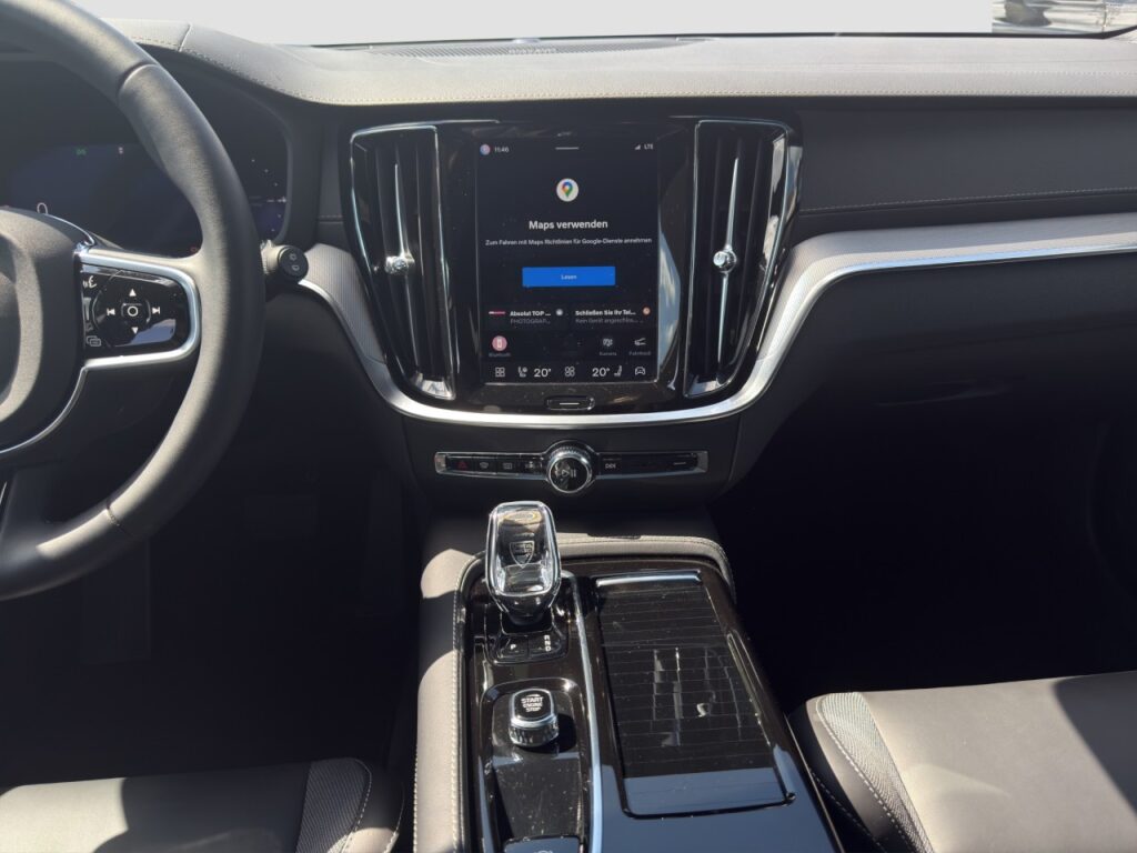 Volvo V60 T8 Ultra Dark Plug-In Hybrid AWD/Pano/360Kam – Bild 11