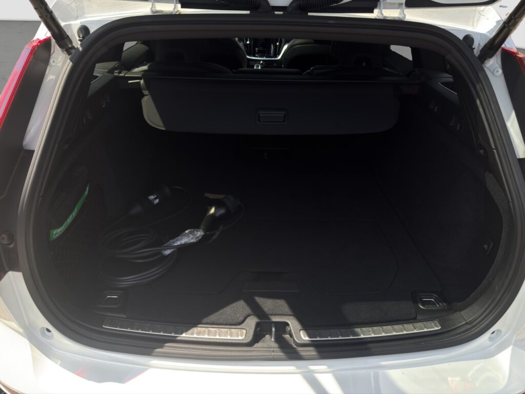 Volvo V60 T8 Ultra Dark Plug-In Hybrid AWD/Pano/360Kam – Bild 16