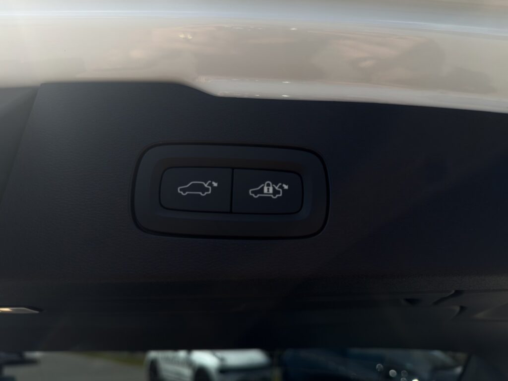Volvo V60 T8 Ultra Dark Plug-In Hybrid AWD/Pano/360Kam – Bild 18