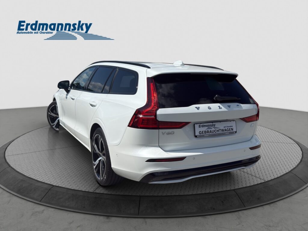 Volvo V60 T8 Ultra Dark Plug-In Hybrid AWD/Pano/360Kam – Bild 2