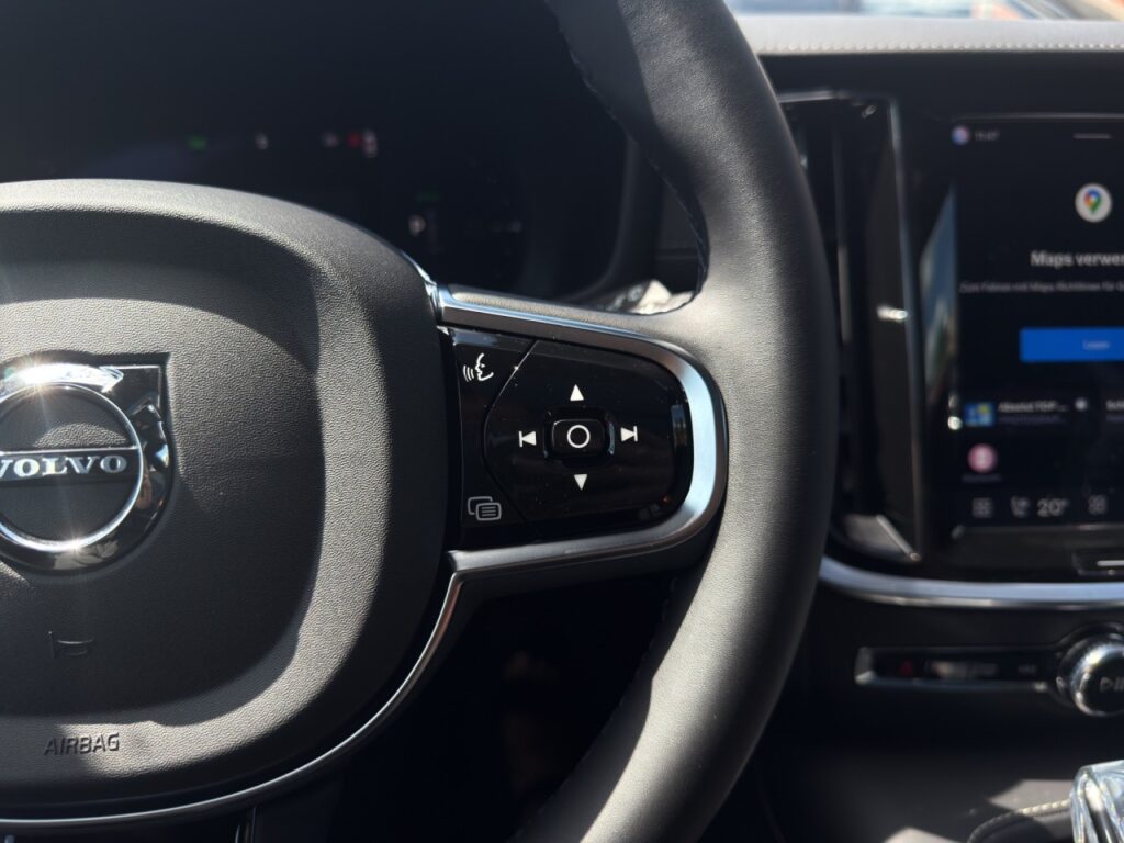 Volvo V60 T8 Ultra Dark Plug-In Hybrid AWD/Pano/360Kam – Bild 20
