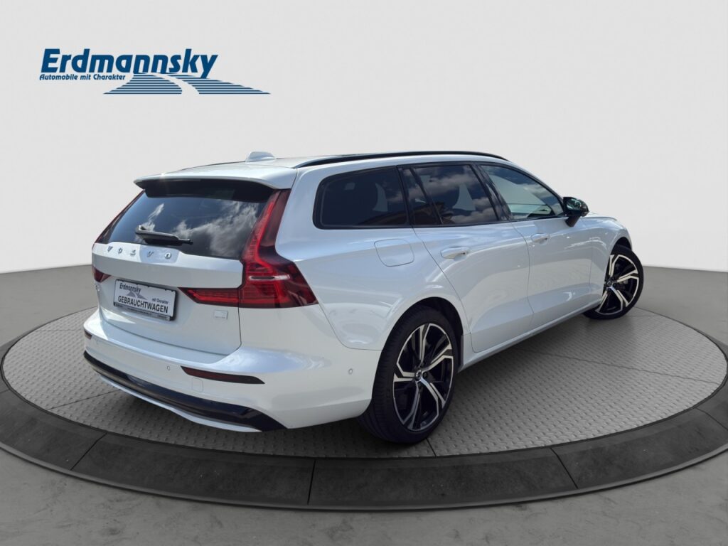 Volvo V60 T8 Ultra Dark Plug-In Hybrid AWD/Pano/360Kam – Bild 4