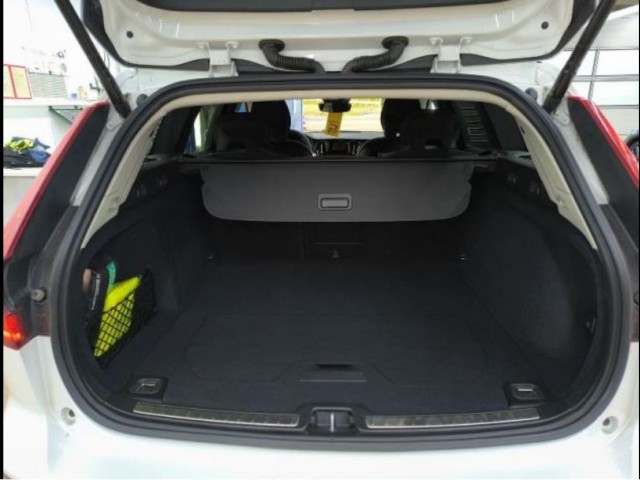 Volvo V60 B4 Core/Navi/LED/Kamera/hzb.LK/BLIS/el.HKL – Bild 3