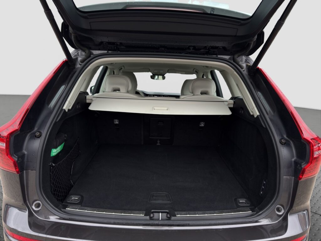 Volvo XC60 B5 Inscription AWD/AHK/Standhz/Kam/Four-C – Bild 15