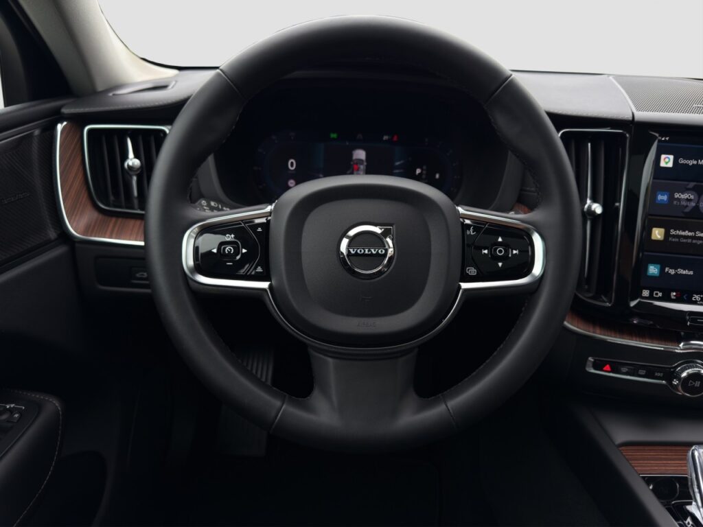 Volvo XC60 B5 Ultimate Dark AWD/AHK/Pano/StHz/360K/HuD – Bild 7