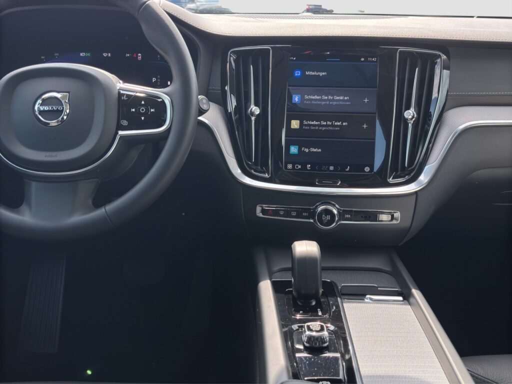 Volvo V60 B4 Cross Country Ultimate AWD/AHK/Pano/StHz – Bild 11