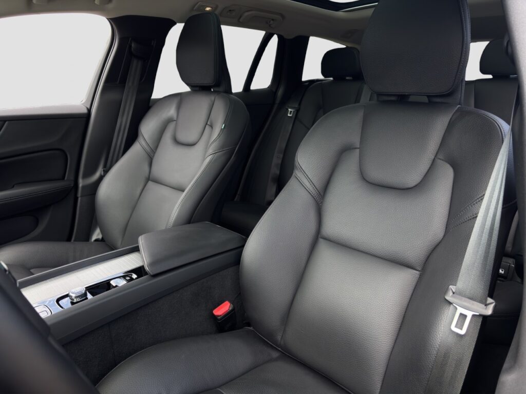 Volvo V60 B4 Cross Country Ultimate AWD/AHK/Pano/StHz – Bild 13