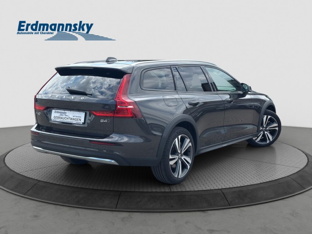Volvo V60 B4 Cross Country Ultimate AWD/AHK/Pano/StHz – Bild 4