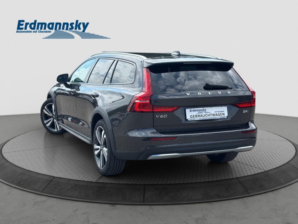 Volvo V60 B4 CC Ultimate AWD/Navi/AHK/Pano/StHz/19Zoll – Bild 2