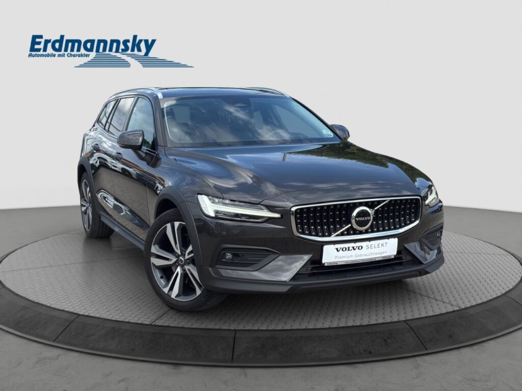 Volvo V60 B4 CC Ultimate AWD/Navi/AHK/Pano/StHz/19Zoll – Bild 3