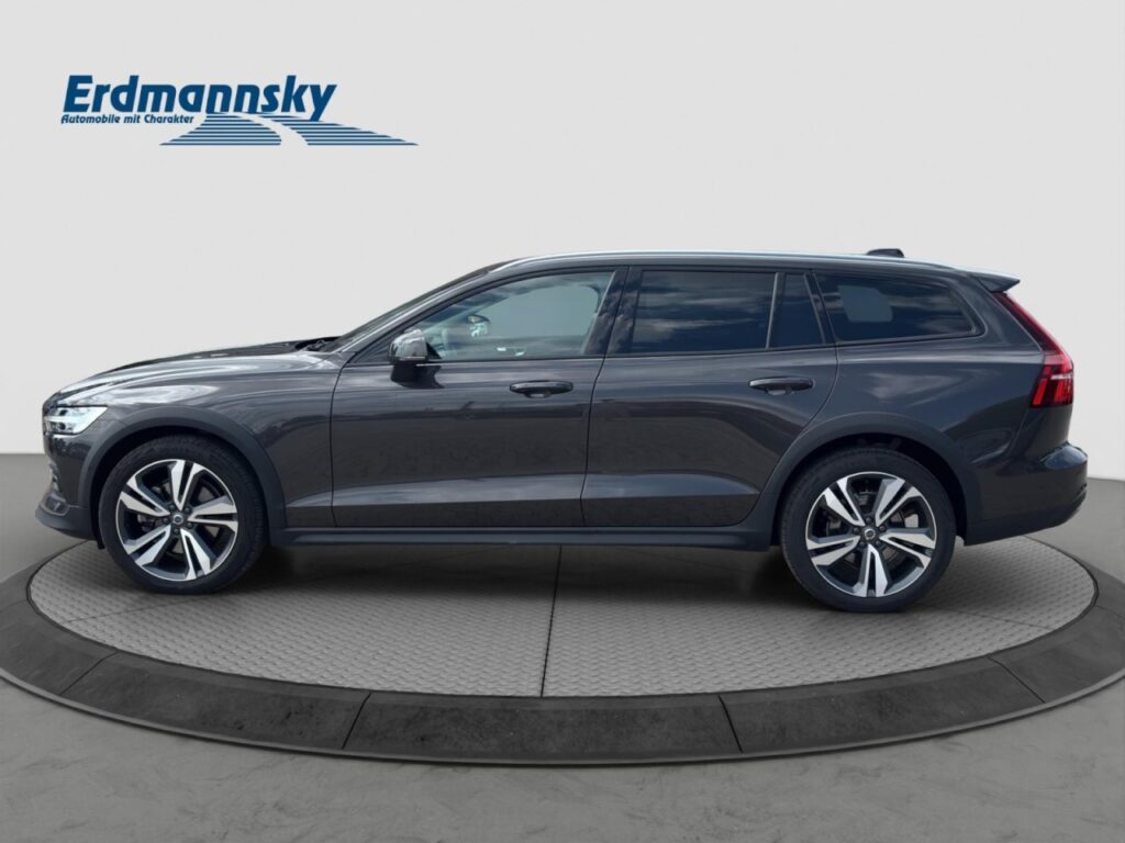Volvo V60 B4 CC Ultimate AWD/Navi/AHK/Pano/StHz/19Zoll – Bild 5