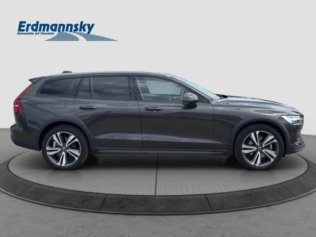 Volvo V60 B4 CC Ultimate AWD/Navi/AHK/Pano/StHz/19Zoll – Bild 6