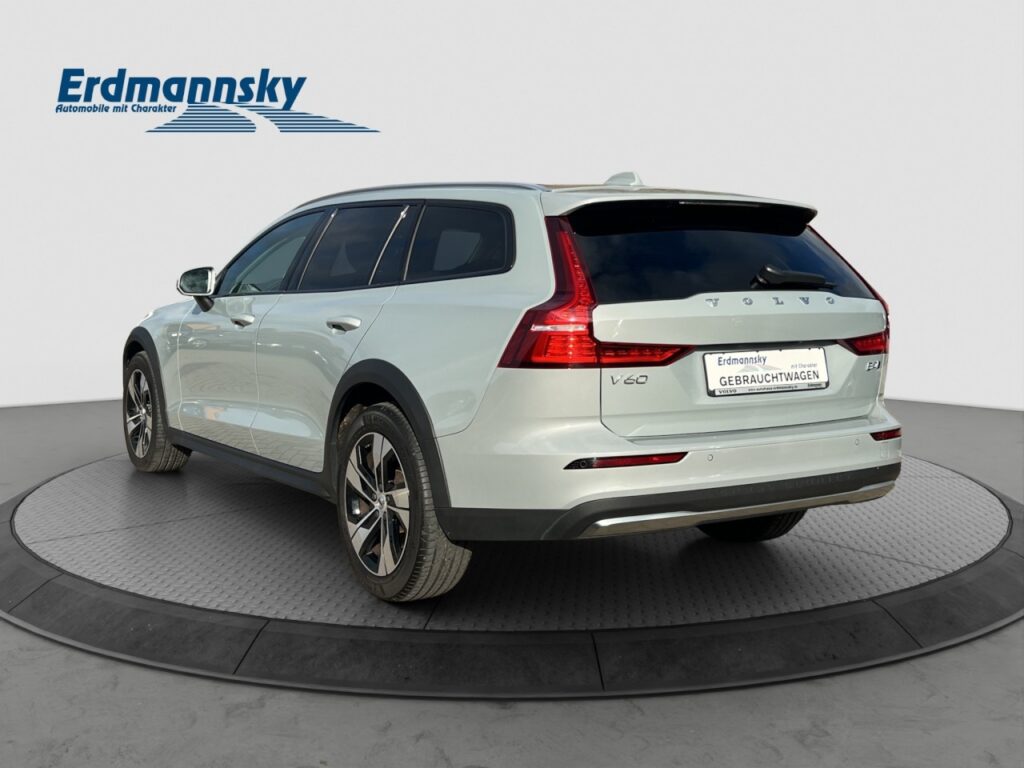 Volvo V60 B4 CC Plus AWD/Leder/Navi/Kam/BLIS/hzb.LK – Bild 2