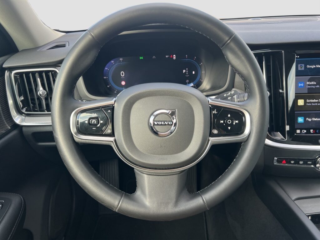 Volvo V60 B4 CC Plus AWD/Leder/Navi/Kam/BLIS/hzb.LK – Bild 7