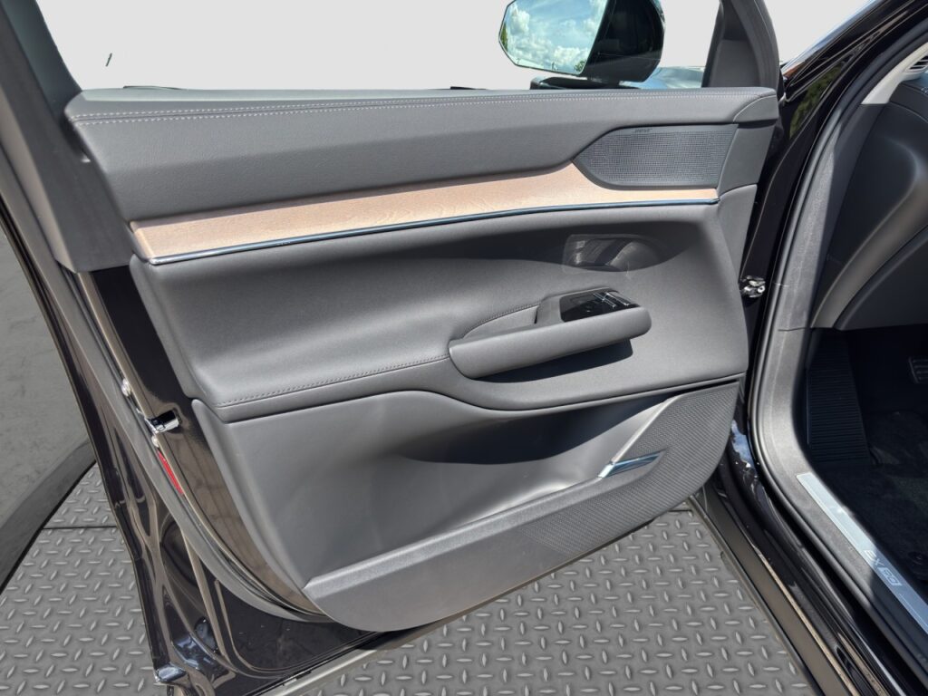 Volvo EX90 Plus Twin Engine AWD Executive Edition – Bild 11