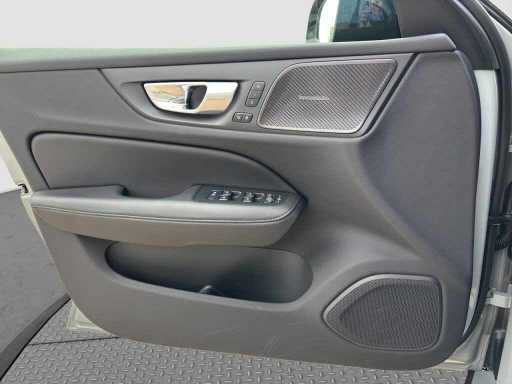 Volvo V60 B4 Plus Dark/Pano/AHK/Business-Paket/19Zoll – Bild 12