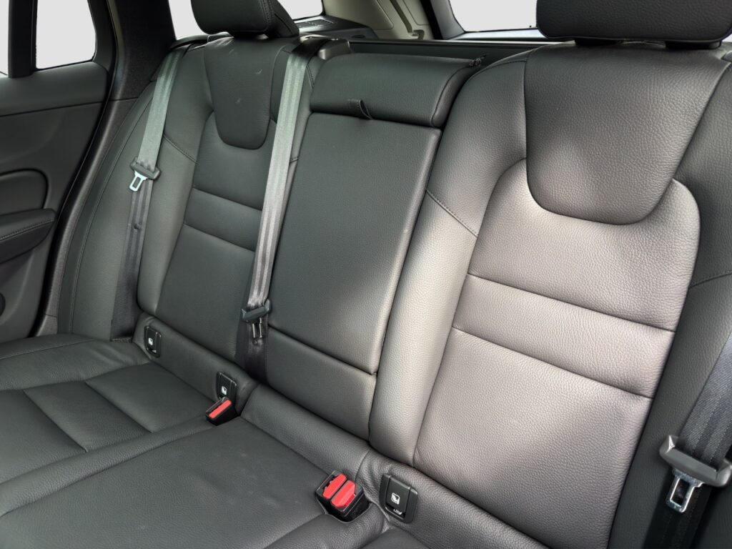 Volvo V60 B4 Plus Dark/Pano/AHK/Business-Paket/19Zoll – Bild 14