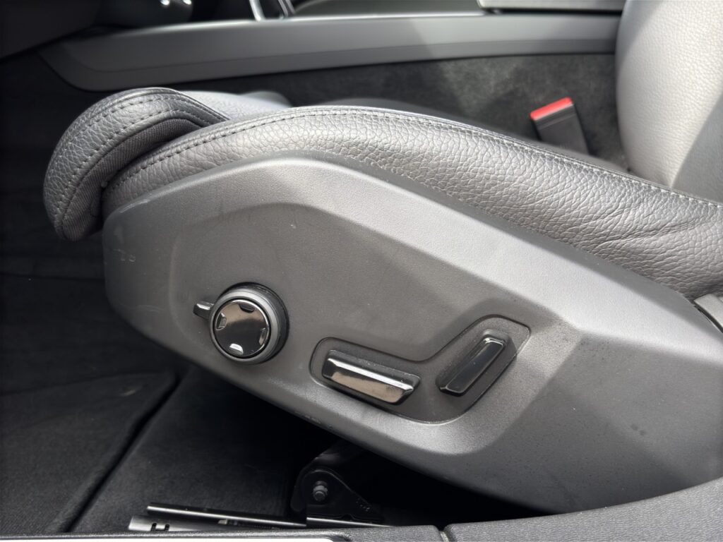 Volvo V60 B4 Plus Dark/Pano/AHK/Business-Paket/19Zoll – Bild 24