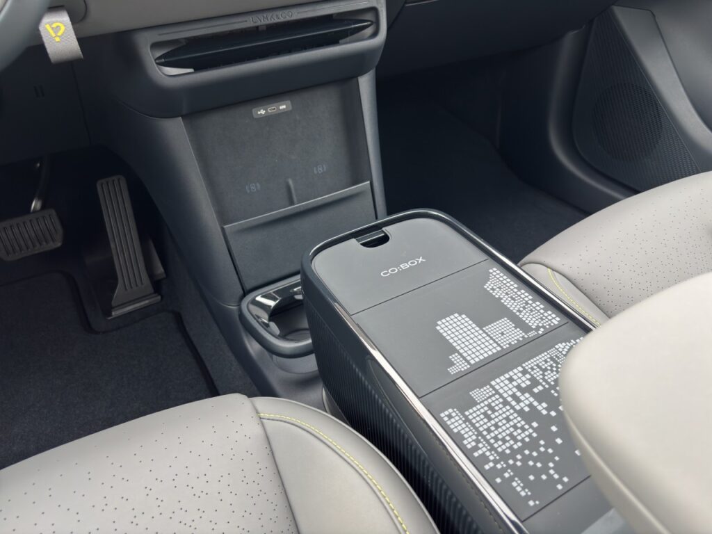 Lynk & Co 02 More / Pano / Harman-Kardon / Selfie-Kamera – Bild 11